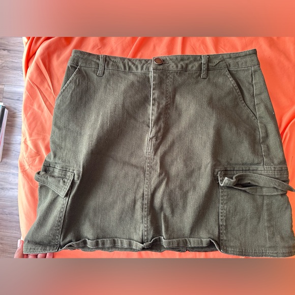 2 SKIRTS- Used - Picture 2 of 6